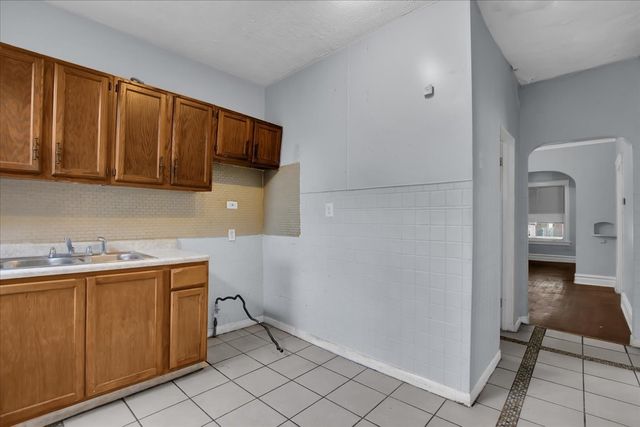 710 E 92nd Place, Chicago, IL 60619