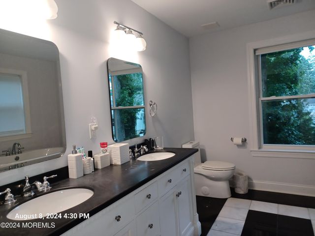 241 Woodcrest Road, Oakhurst, NJ 07755