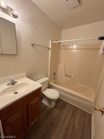 3216 Starlight Drive G, Winston-salem, NC 27107