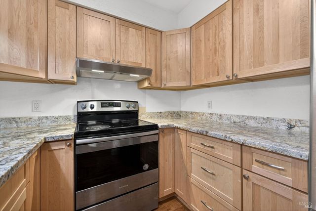 59 Redwood Ct, Santa Rosa, CA 95409