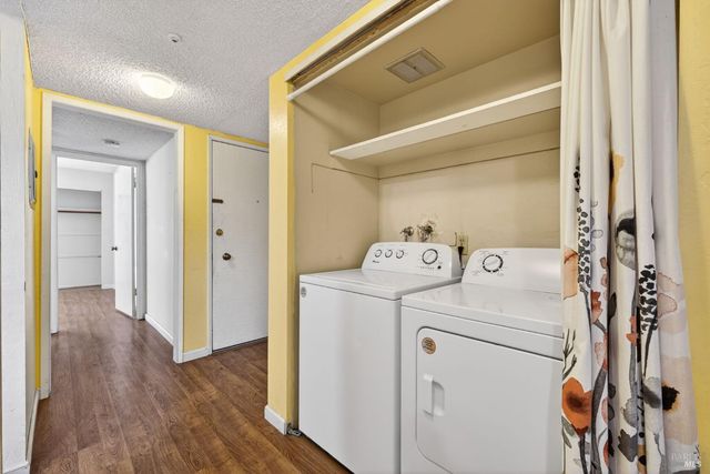 59 Redwood Ct, Santa Rosa, CA 95409