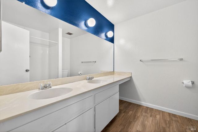 59 Redwood Ct, Santa Rosa, CA 95409