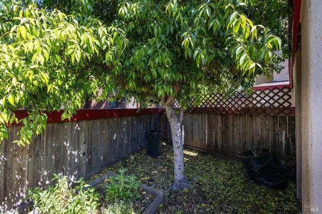 59 Redwood Ct, Santa Rosa, CA 95409