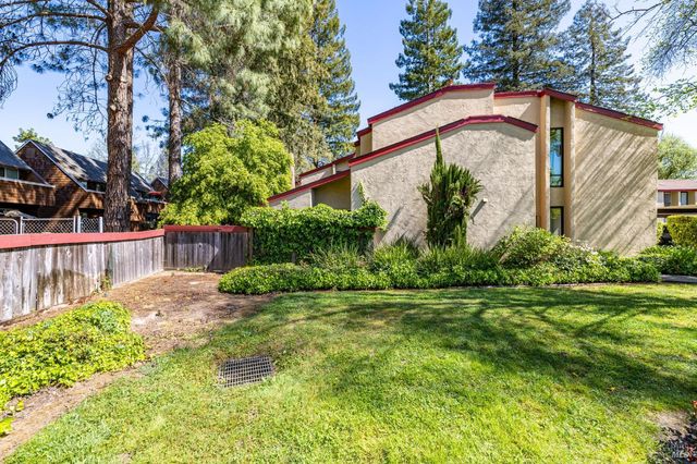 59 Redwood Ct, Santa Rosa, CA 95409