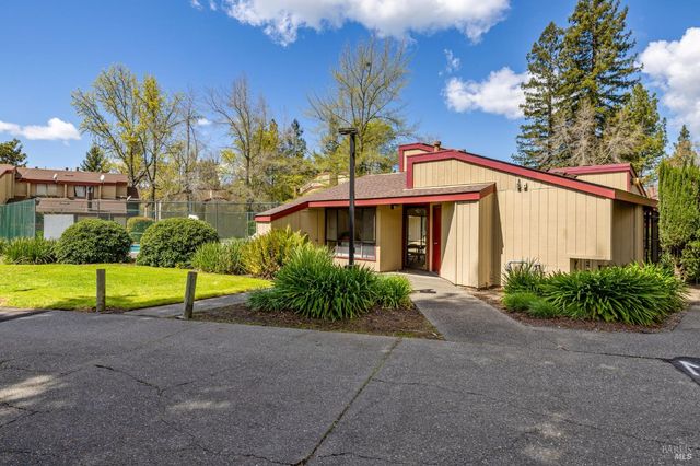 59 Redwood Ct, Santa Rosa, CA 95409