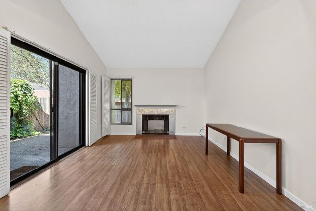 59 Redwood Ct, Santa Rosa, CA 95409