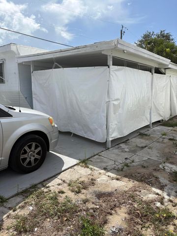 2886 Croton Lane, West Palm Beach, FL 33403