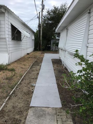 2886 Croton Lane, West Palm Beach, FL 33403