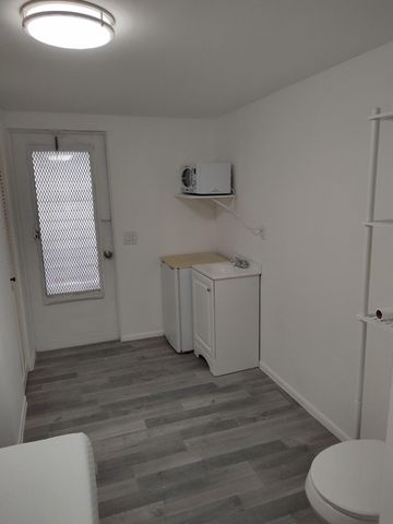 2886 Croton Lane, West Palm Beach, FL 33403