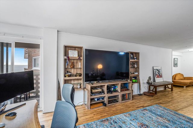 600 Shore Road 5B, Long Beach, NY 11561