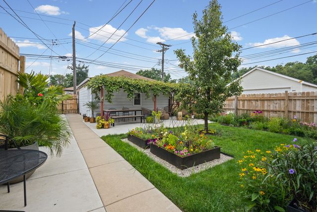 5144 N Kolmar Avenue, Chicago, IL 60630