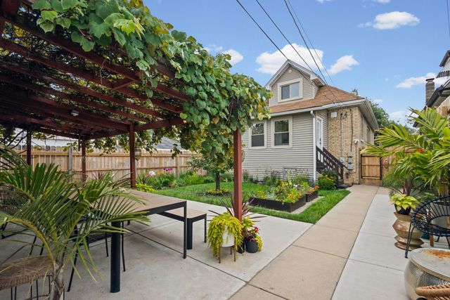 5144 N Kolmar Avenue, Chicago, IL 60630
