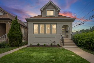 5144 N Kolmar Avenue, Chicago, IL 60630