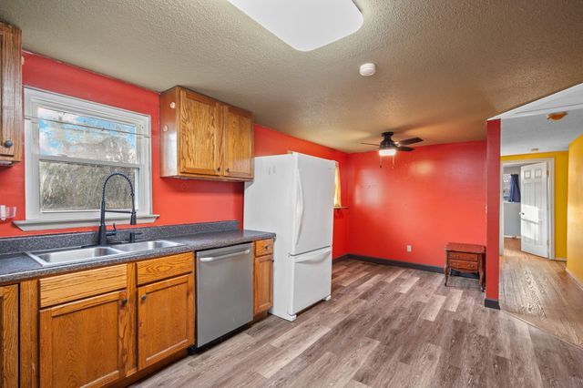 1716 E Boy Scout Road, Hixson, TN 37343