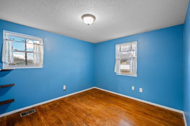 1716 E Boy Scout Road, Hixson, TN 37343