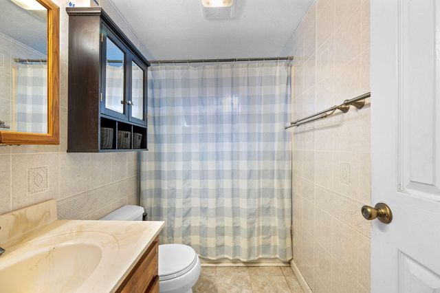 1716 E Boy Scout Road, Hixson, TN 37343