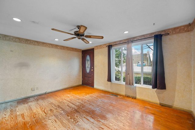 1716 E Boy Scout Road, Hixson, TN 37343