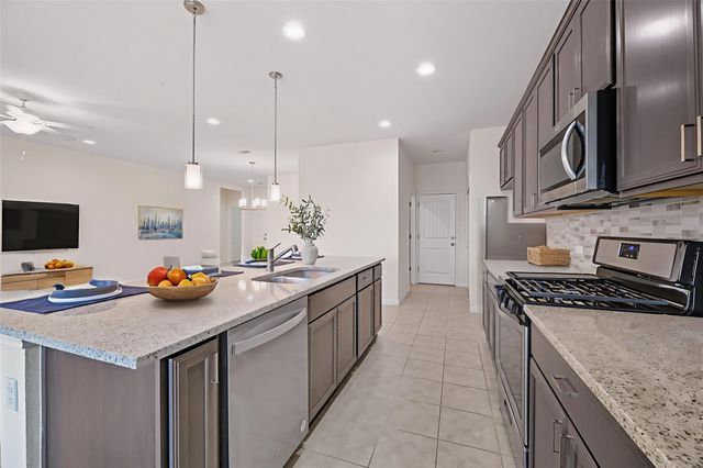 111 Cold Spring LOOP, Bastrop, TX 78602