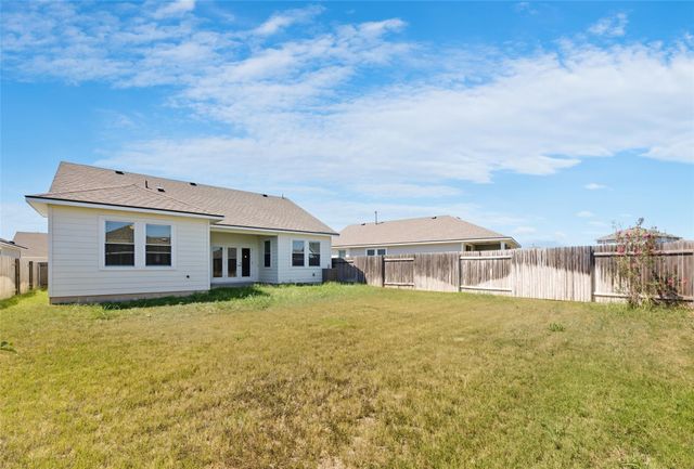 111 Cold Spring LOOP, Bastrop, TX 78602