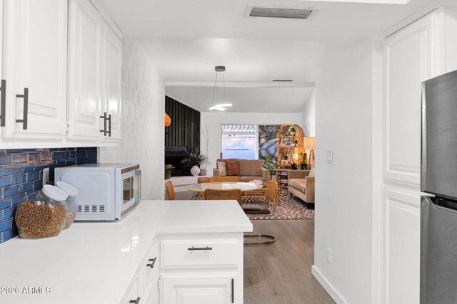 4144 N 21ST Street 8, Phoenix, AZ 85016