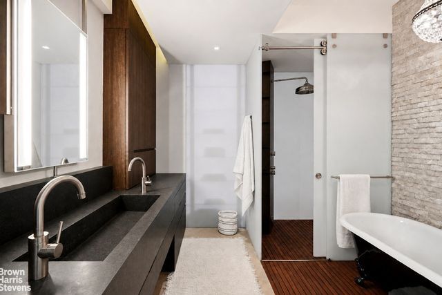 28 W 38TH Street PHW, New York City, NY 10018