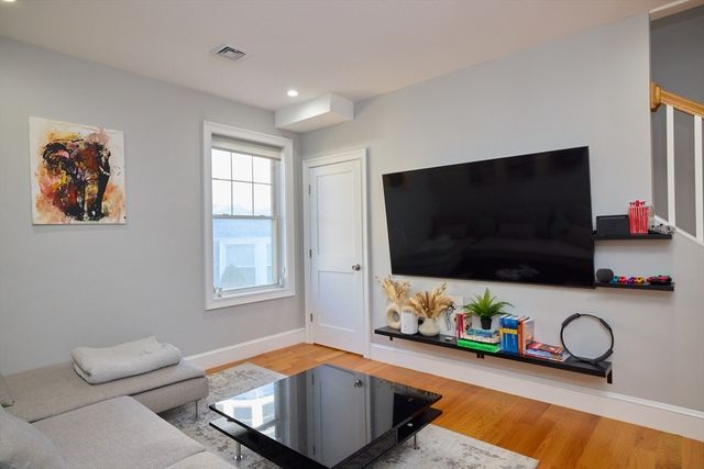 23-25 Bowdoin Ave 4, Boston, MA 02121