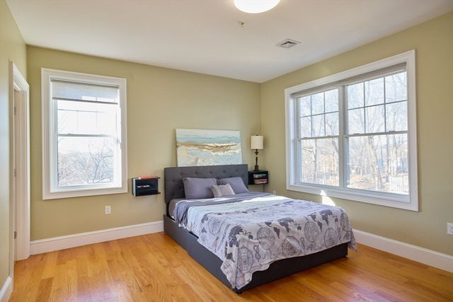 23-25 Bowdoin Ave 4, Boston, MA 02121