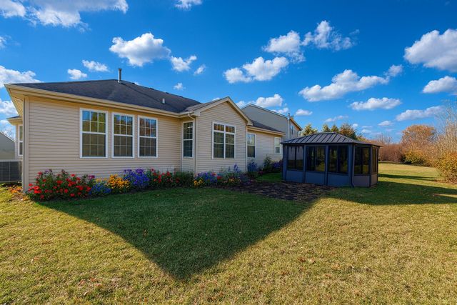 1255 Waterfront Lane, Pingree Grove, IL 60140