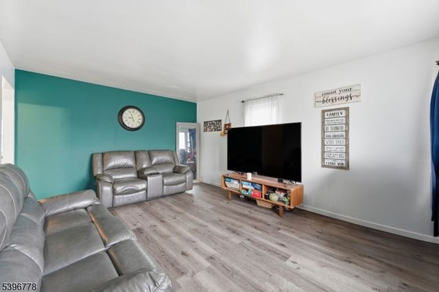 721 E Curtis St, Linden City, NJ 07036