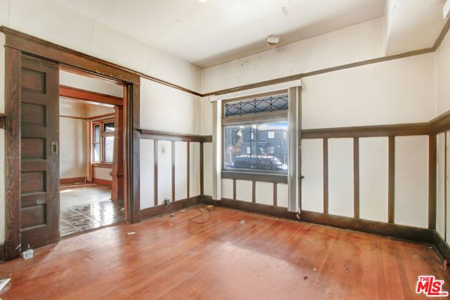 227 W 52nd Street, Los Angeles, CA 90037