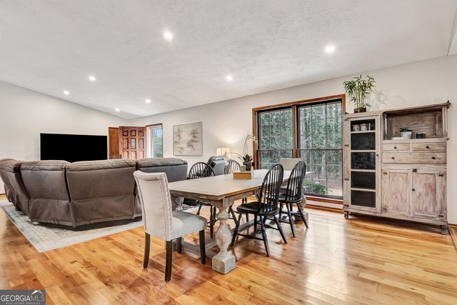 354 Woodcrest Drive, Sharpsburg, GA 30277