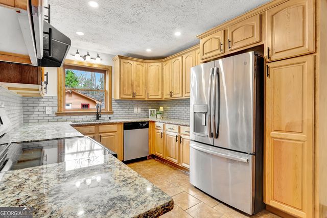 354 Woodcrest Drive, Sharpsburg, GA 30277