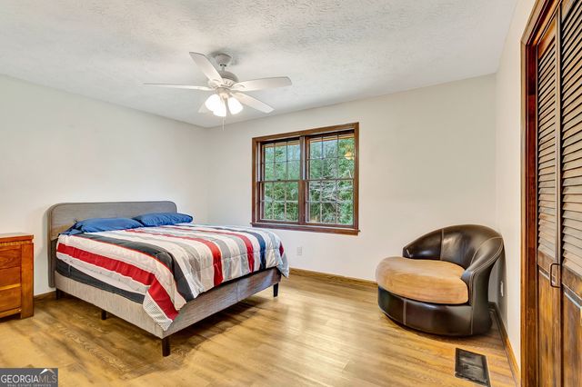 354 Woodcrest Drive, Sharpsburg, GA 30277