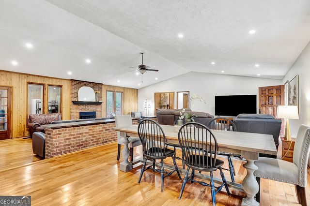 354 Woodcrest Drive, Sharpsburg, GA 30277