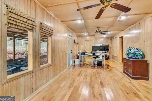 354 Woodcrest Drive, Sharpsburg, GA 30277