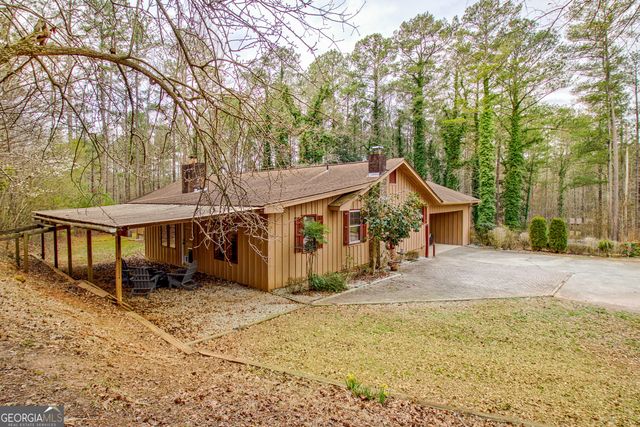 354 Woodcrest Drive, Sharpsburg, GA 30277