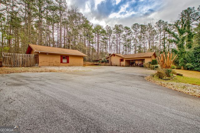 354 Woodcrest Drive, Sharpsburg, GA 30277