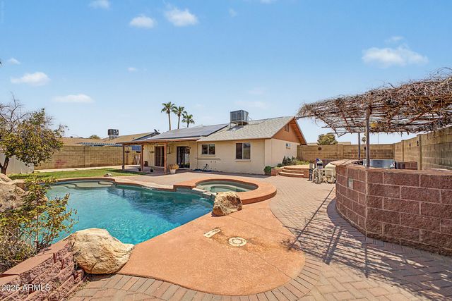 2402 E CARMEL Avenue, Mesa, AZ 85204