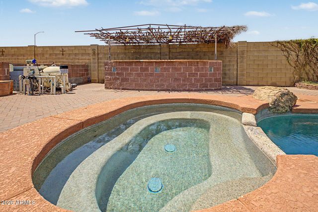 2402 E CARMEL Avenue, Mesa, AZ 85204