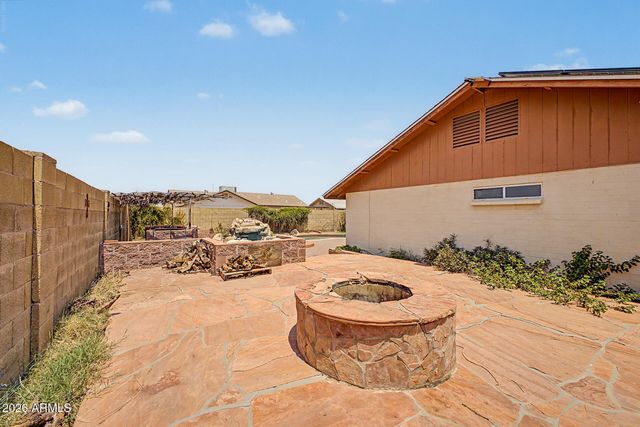 2402 E CARMEL Avenue, Mesa, AZ 85204