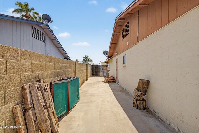 2402 E CARMEL Avenue, Mesa, AZ 85204
