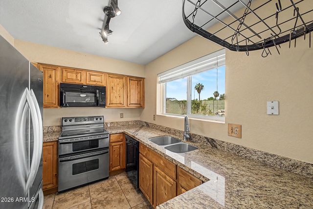 2402 E CARMEL Avenue, Mesa, AZ 85204