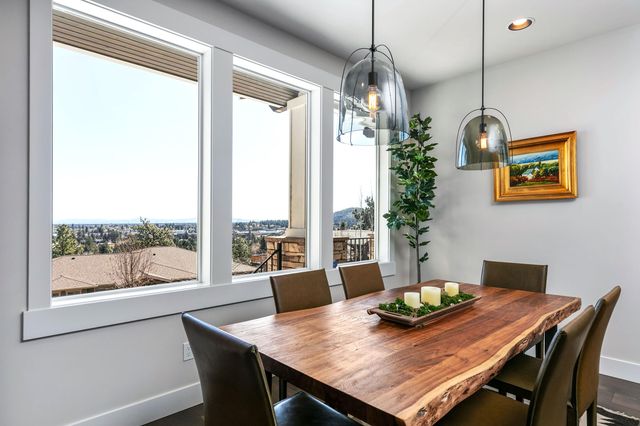 3352 NW Fairway Heights Drive, Bend, OR 97703