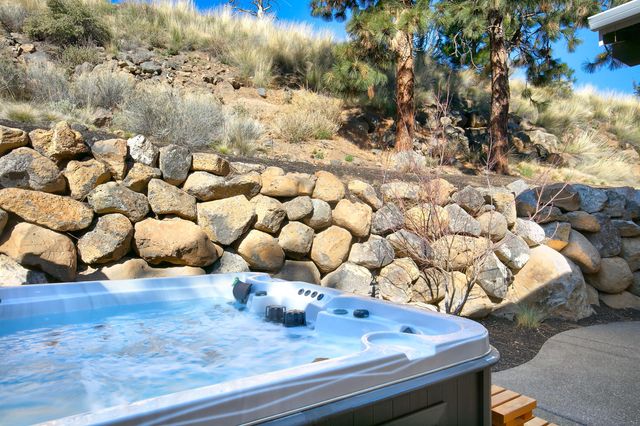 3352 NW Fairway Heights Drive, Bend, OR 97703