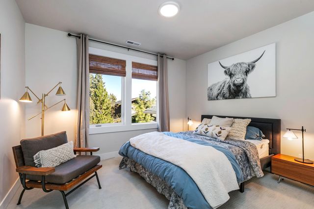 3352 NW Fairway Heights Drive, Bend, OR 97703