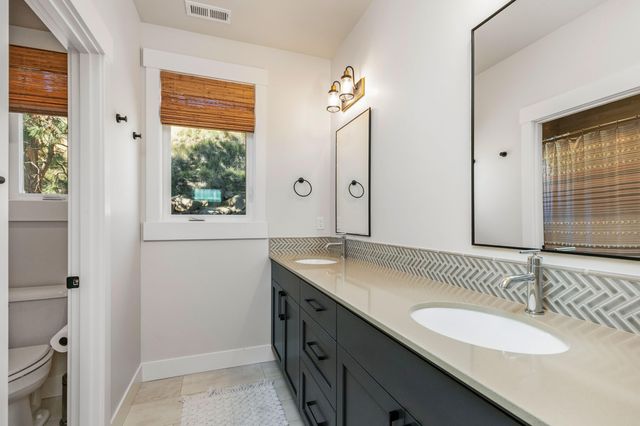 3352 NW Fairway Heights Drive, Bend, OR 97703