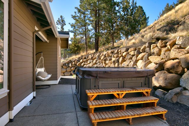 3352 NW Fairway Heights Drive, Bend, OR 97703