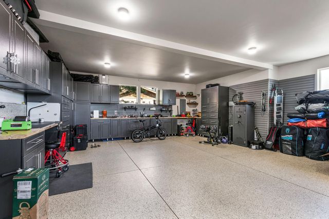 3352 NW Fairway Heights Drive, Bend, OR 97703