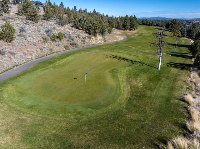 3352 NW Fairway Heights Drive, Bend, OR 97703