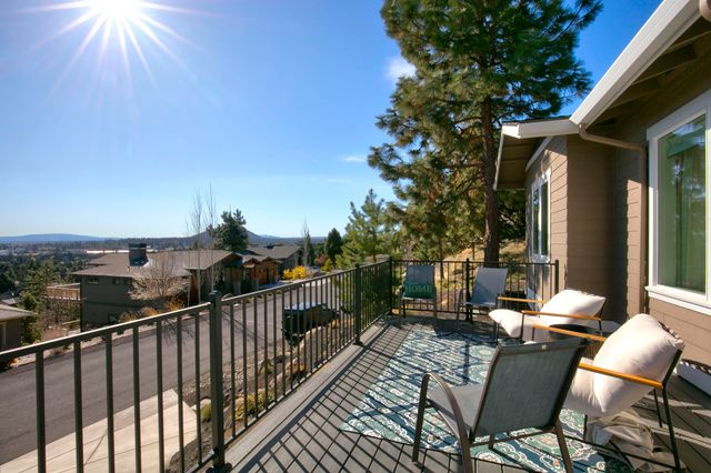 3352 NW Fairway Heights Drive, Bend, OR 97703